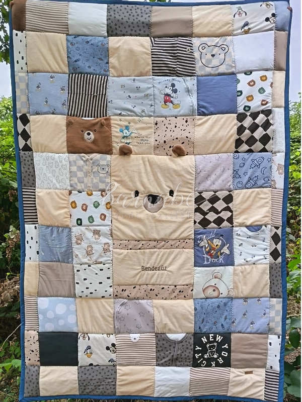 Patchwork EMLÉK-takaró babaruhából hímezve 130*200 cm