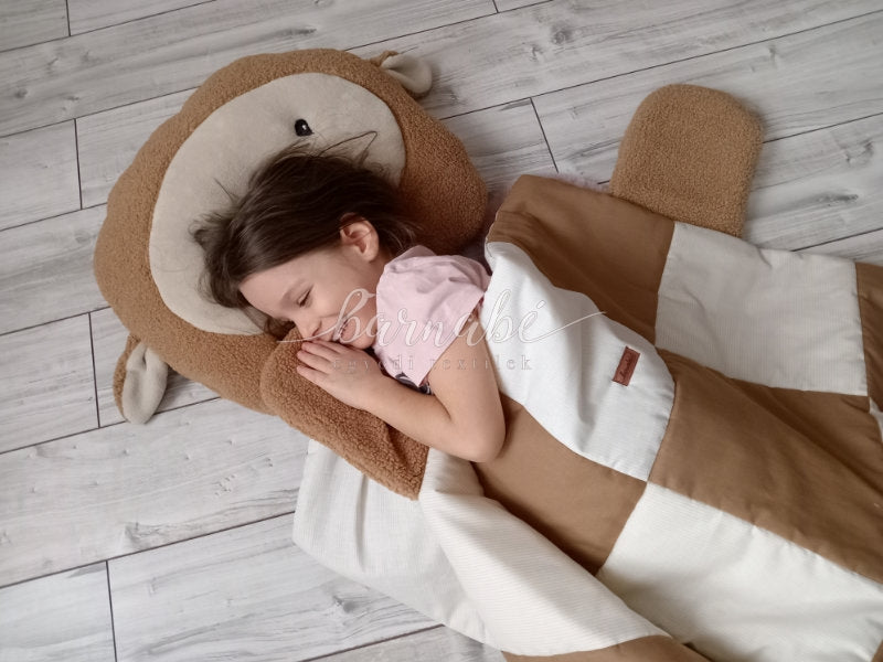 Puha Bari patchwork ölelő takaróval